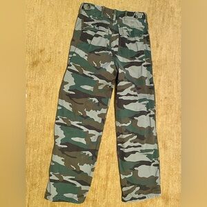 J. Crew Green Camouflage high waist button closure wide leg Pants square pockets
